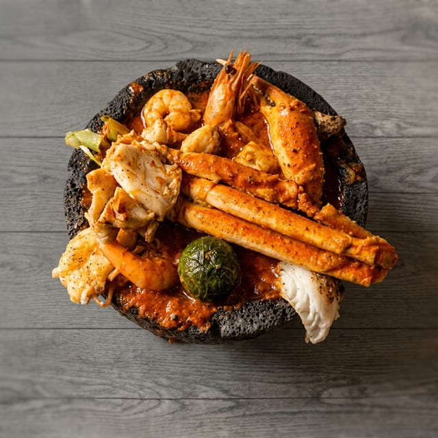 Molcajete de Mariscos Frio.
