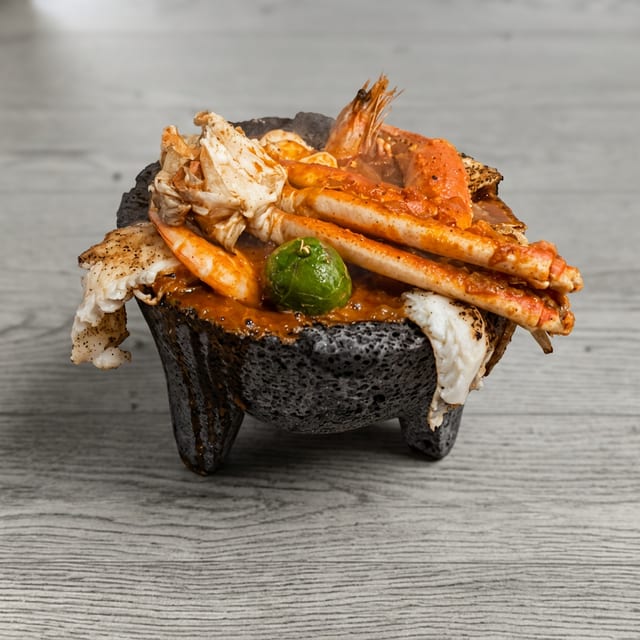 #Molcajete de Mariscos Caliente.